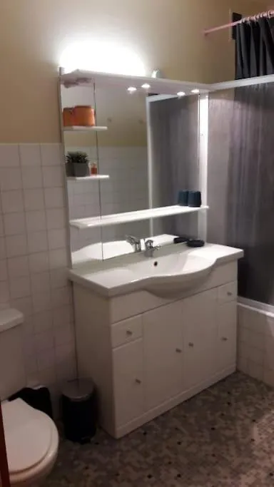 Central Studio Ideal For Hikers Or Skiers Brides-les-Bains