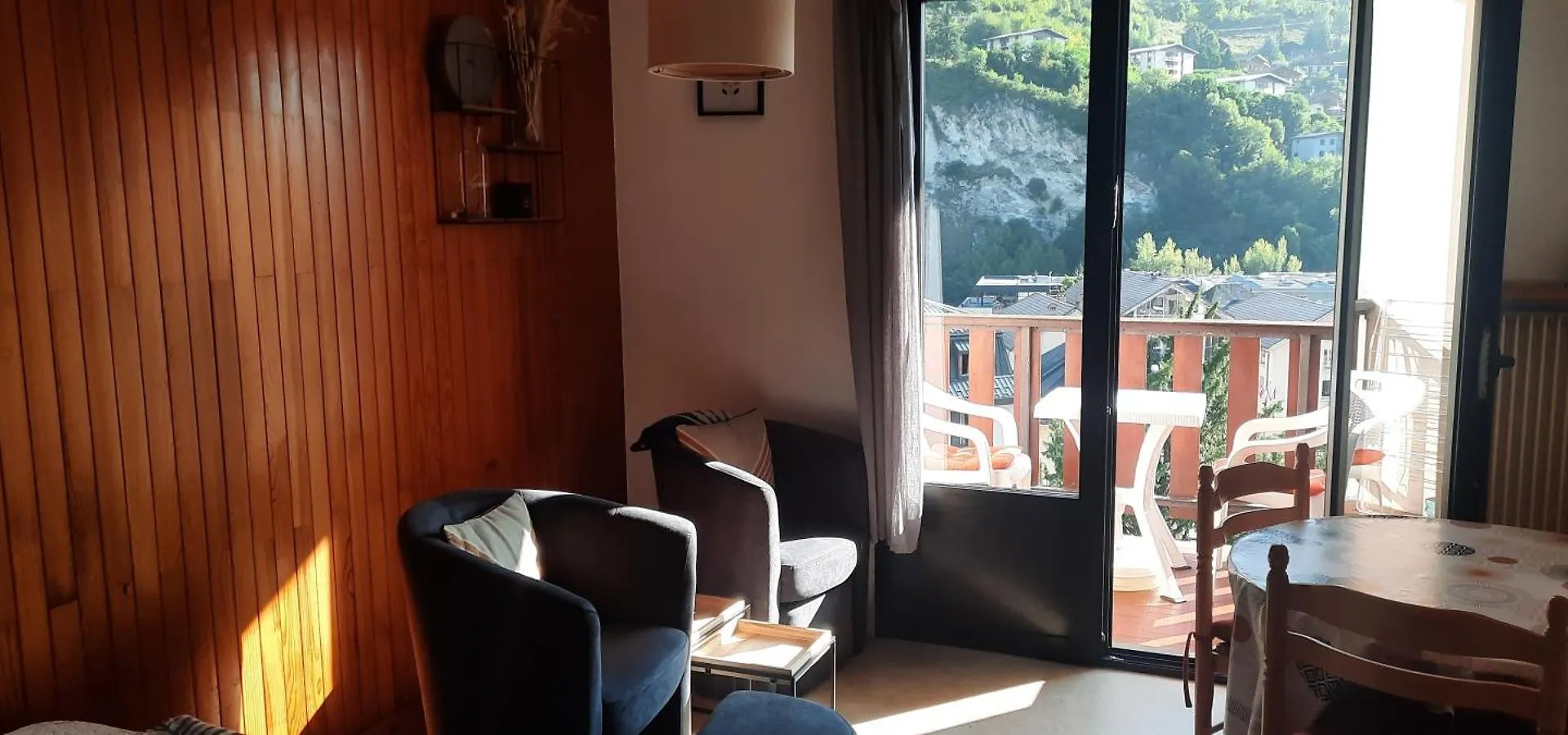 Central Studio Ideal For Hikers Or Skiers Brides-les-Bains France